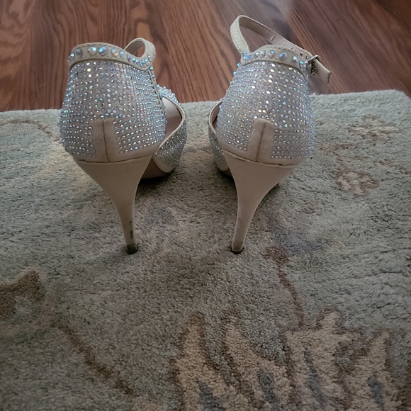 Coloriffics sparkly high heels. Size 6 - Picture 4 of 7